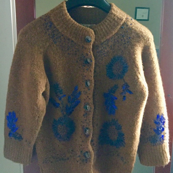 Beautiful Sweater from Anthropology - Picture 2 of 4